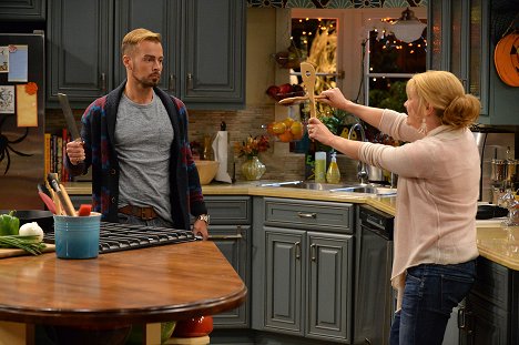 Joey Lawrence, Melissa Joan Hart - Melissa & Joey - Witch Came First - Photos