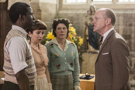 Abdul Salis, Laura Pyper, Selina Griffiths, Rupert Holliday-Evans - Father Brown - The Passing Bell - Van film