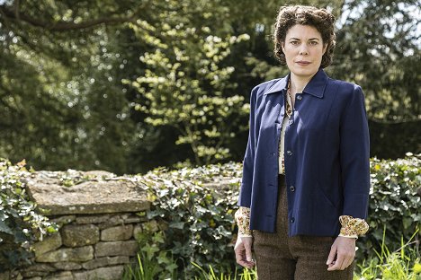 Selina Griffiths - Father Brown - The Passing Bell - Promoción