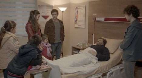 Nilay Duru, Irmak Güneş, Yağız Can Konyalı, Reha Özcan, Nejat Uygur - Bizim Hikaye - Episode 21 - De la película