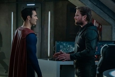 Tyler Hoechlin, Stephen Amell - Supergirl - Crisis on Infinite Earths, Part 1 - Z filmu