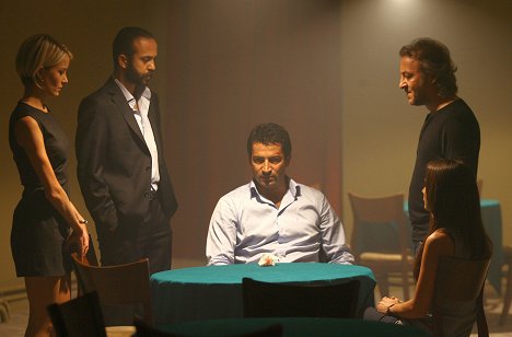 Bade İşçil, Sarp Akkaya, Kenan İmirzalıoğlu, Barış Falay - Ezel - Filmfotos