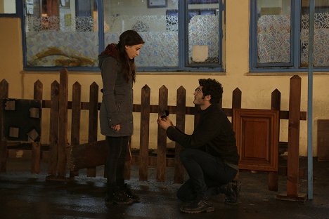 Hazal Kaya, Burak Deniz - Bizim Hikaye - Episode 12 - Kuvat elokuvasta