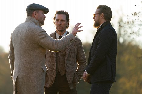 Guy Ritchie, Matthew McConaughey, Charlie Hunnam - Úriemberek - Forgatási fotók