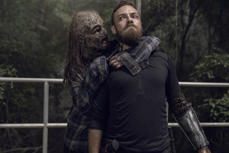 Thora Birch, Ross Marquand - The Walking Dead - Nyisd ki a szemed - Filmfotók