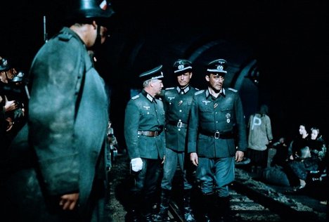 Hans Christian Blech, Joachim Hansen, Robert Vaughn - Viimeinen silta yli Reinin - Kuvat elokuvasta