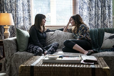 Casey Wilson, Kathryn Hahn - Mrs. Fletcher - Solar Glow - Photos