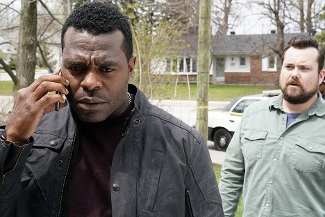 Lyriq Bent, Kristian Bruun - Carter - Harley Gets an Office Job - Z filmu