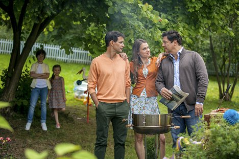 Julian König, Helena Ansorg, Luca Zamperoni, Marie Seiser, Francis Fulton-Smith - Familie Dr. Kleist - Zu früh für diese Welt - Filmfotos