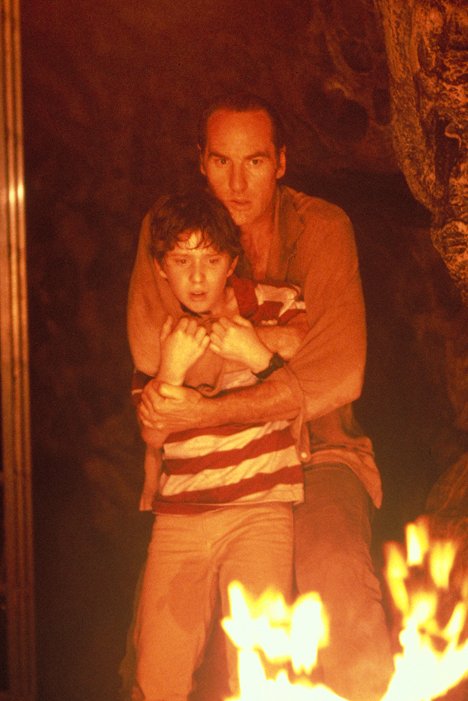 Oliver Robins, Craig T. Nelson - Poltergeist II: The Other Side - Photos
