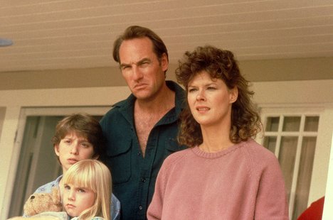 Oliver Robins, Heather O'Rourke, Craig T. Nelson, JoBeth Williams - Poltergeist II: The Other Side - Photos