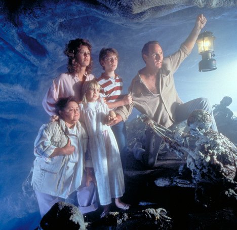 Zelda Rubinstein, JoBeth Williams, Heather O'Rourke, Oliver Robins, Craig T. Nelson - Poltergeist II: El otro lado - De la película