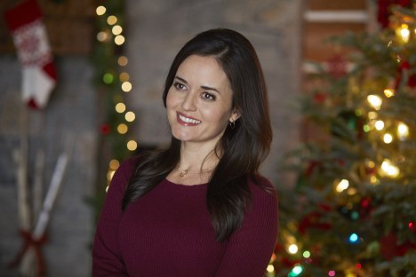 Danica McKellar - Christmas at Grand Valley - Photos