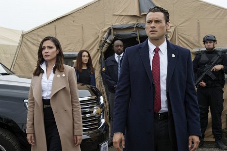 Italia Ricci, Maggie Q, Malik Yoba, Adan Canto - Designated Survivor - The First Day - Kuvat elokuvasta