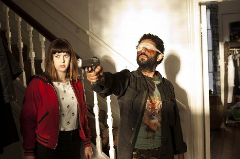 Alexandra Roach, Adeel Akhtar - Utopia - Episode 1 - Filmfotos