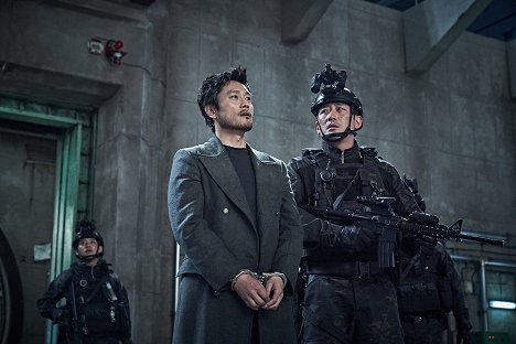 Byeong-heon Lee, Jung-woo Ha - Ashfall - Photos