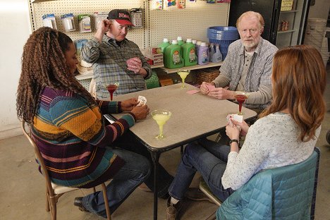 Pam Grier, David Koechner, Ed Begley Jr. - Bless This Mess - Six Out of Six - Photos