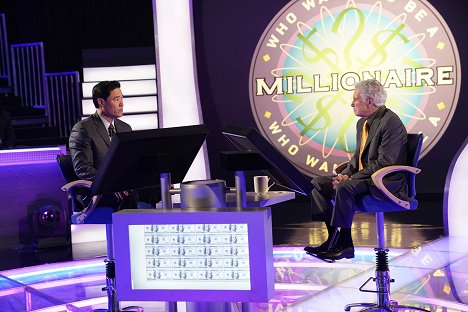Randall Park - Fresh Off the Boat - Lou Wants to Be a Millionaire - Z filmu