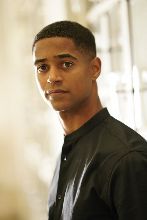 Alfred Enoch - How to Get Away with Murder - Are You the Mole? - Van de set