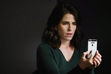 Karla Souza - Sposób na morderstwo - Jesteś kretem? - Z filmu