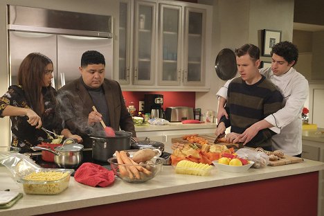 Sarah Hyland, Rico Rodriguez - Moderni perhe - The Last Thanksgiving - Kuvat elokuvasta