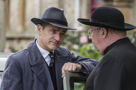 Tom Chambers, Mark Williams - Father Brown - The Sacrifice of Tantalus - Photos
