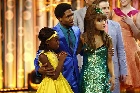 Shahadi Wright Joseph, Ephraim Sykes, Ariana Grande - Hairspray Live! - Z filmu