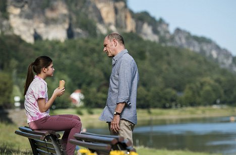 Anais Cherif, Götz Schubert - Der Ranger - Paradies Heimat - Entscheidungen - Filmfotos