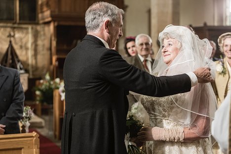 Sean Campion, Sorcha Cusack - Father Brown - The House of God - Z filmu