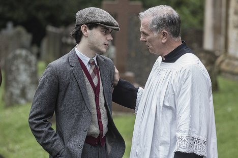 Jack Wolfe, Sean Campion - Father Brown - The House of God - Van film