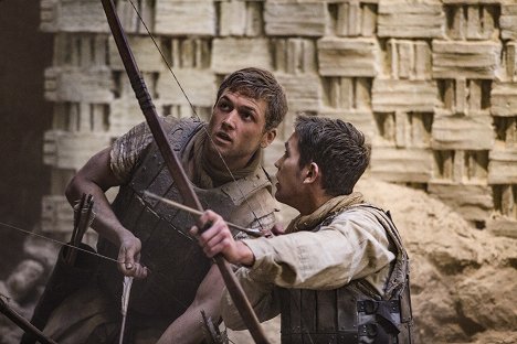 Taron Egerton - Robin Hood - Filmfotók