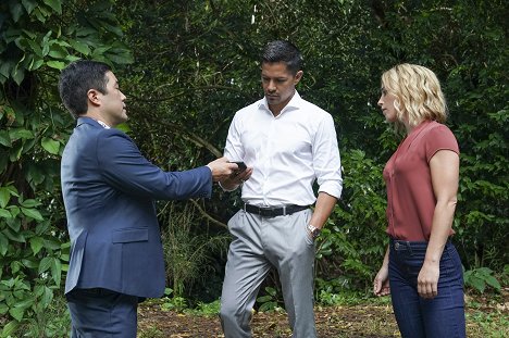 Tim Kang, Jay Hernandez, Perdita Weeks - Magnum P.I. - The Man in the Secret Room - Photos