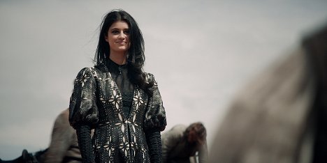 Anya Chalotra - The Witcher - Vor dem Fall - Filmfotos