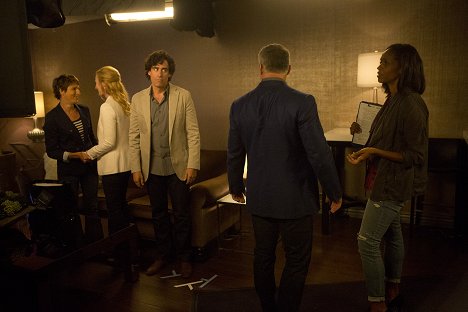 Tamsin Greig, Stephen Mangan, Merrin Dungey - Episodes - Episode 4 - Z filmu