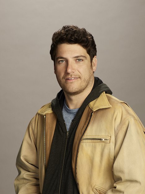 Adam Pally - Indebted - Promokuvat