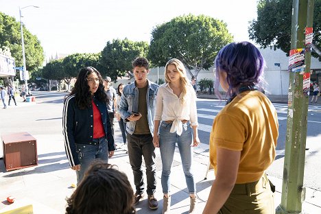 Allegra Acosta, Gregg Sulkin, Ariela Barer - Marvel's Runaways - Merry Meet Again - Filmfotók