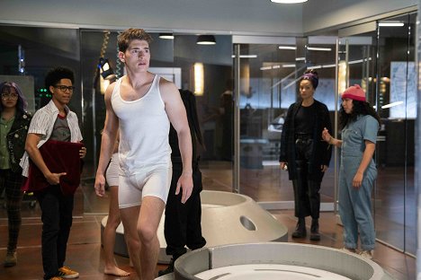 Rhenzy Feliz, Gregg Sulkin, Clarissa Thibeaux, Allegra Acosta - Runaways - The Great Escape - Photos