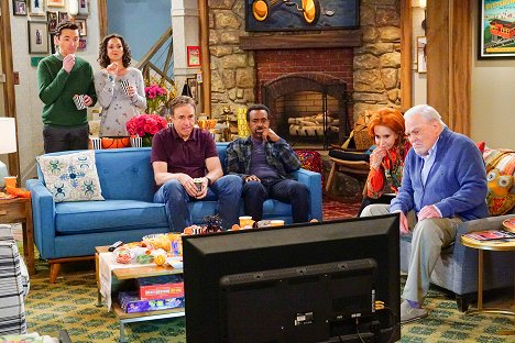 Matt Cook, Kali Rocha, Kevin Nealon, Tim Meadows, Swoosie Kurtz, Stacy Keach - Man with a Plan - March Madness - Z filmu