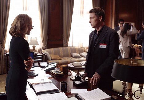 Téa Leoni, Tim Daly - Madam Secretary - The Call - Photos