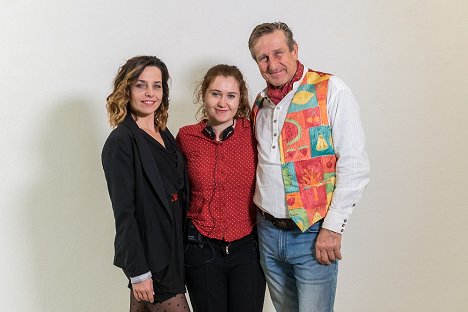Tereza Petrášková, Eva Toulová, Václav Vydra nejml. - Casting na lásku - Van de set