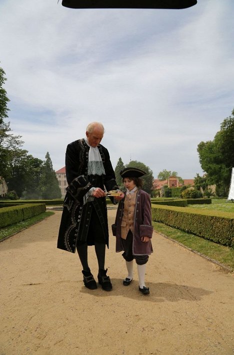 Charles Dance - Long pai zhi mi - De filmagens