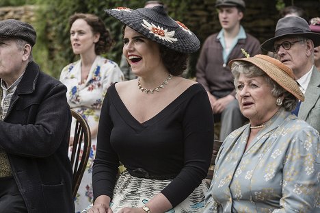 Jennifer Hennessy, Emer Kenny, Sorcha Cusack - Father Brown - The Blood of the Anarchists - De la película