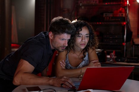 Matt Lauria, Ashley Madekwe - Nepohádky - Number One Fan - Z filmu