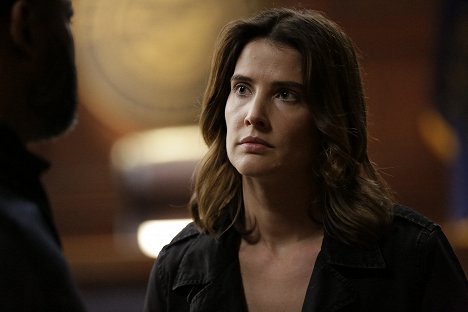 Cobie Smulders - Stumptown - Reality Checks Don't Bounce - Photos