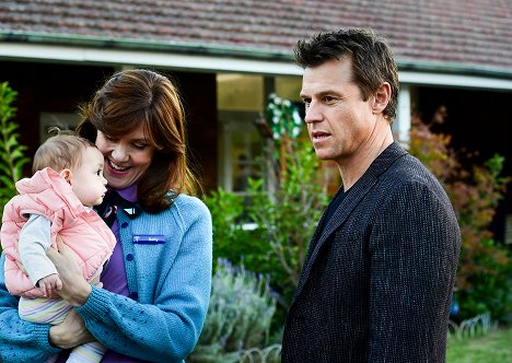 Belinda Bromilow, Rodger Corser - Doctor Doctor - Hugh Am I? - Do filme