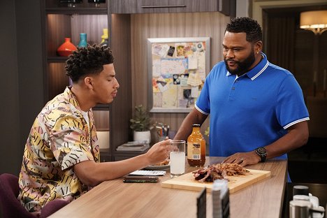 Marcus Scribner, Anthony Anderson - Black-ish - Hair Day - Photos