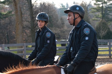 Missy Peregrym, Michael Xavier - Rookie Blue - Brotherhood - Film