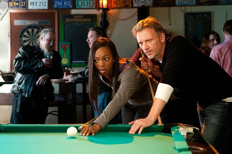 Enuka Okuma, Callum Keith Rennie - Rookie Blue - A Little Faith - De la película