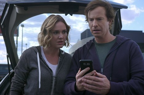 Erinn Hayes, Rob Huebel - Medical Police - Deuce to Nines, Double Draw - Photos