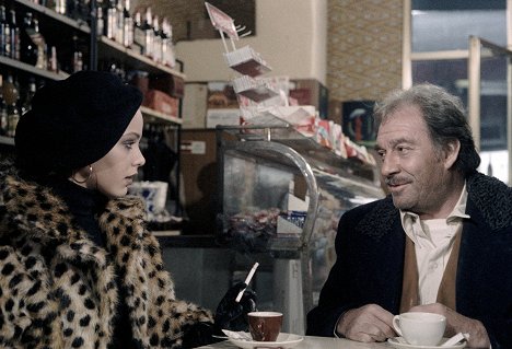 Ornella Muti, Ugo Tognazzi - Primo amore - Filmfotók